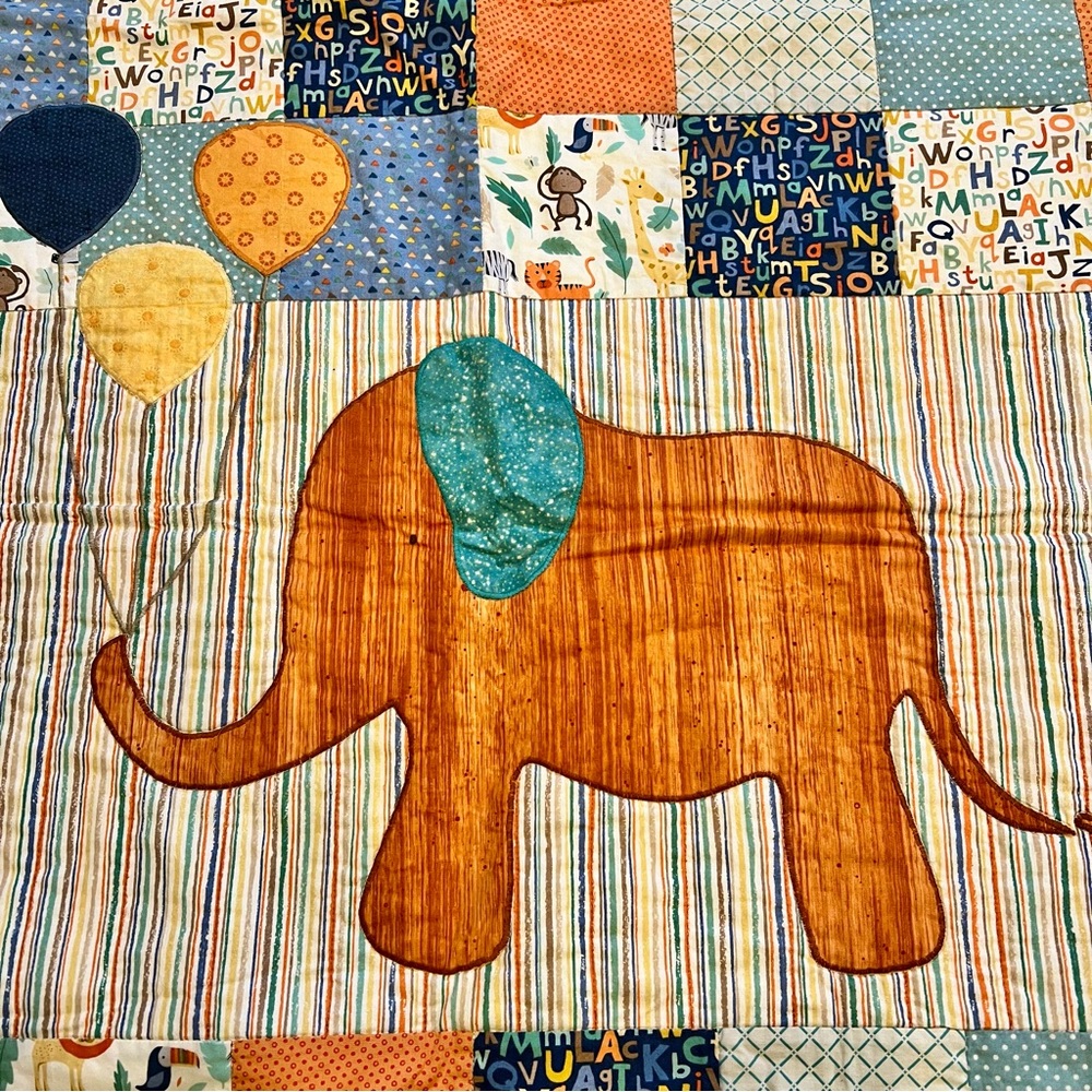 NEW Handmade Colorful Elephant Baby Crib Quilt 50x38 - Picture 4 of 6
